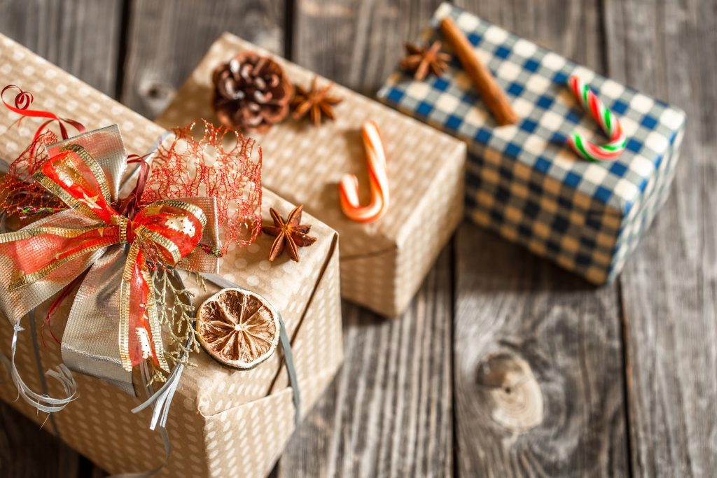 Why it's a must to gift wrap corporate gifts